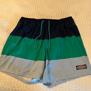 Vineyard Vines printed Chappie swim trucks 7” size L